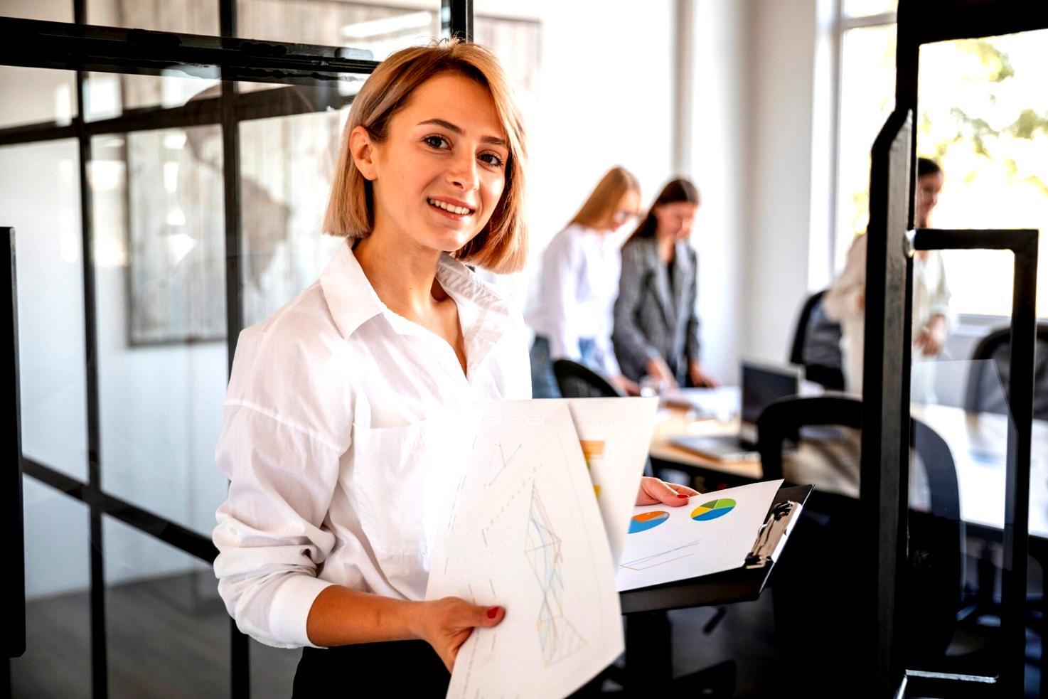 Expert financier dispensant une formation professionnelle